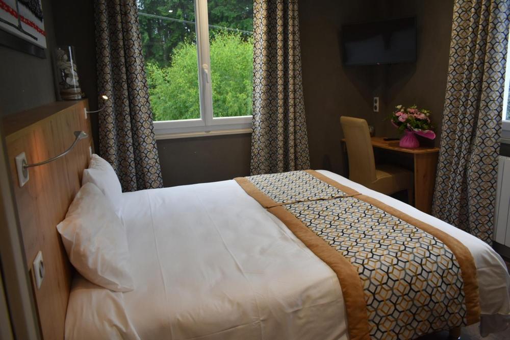 Logis Hotel Beau Site Loubaresse  Exterior foto
