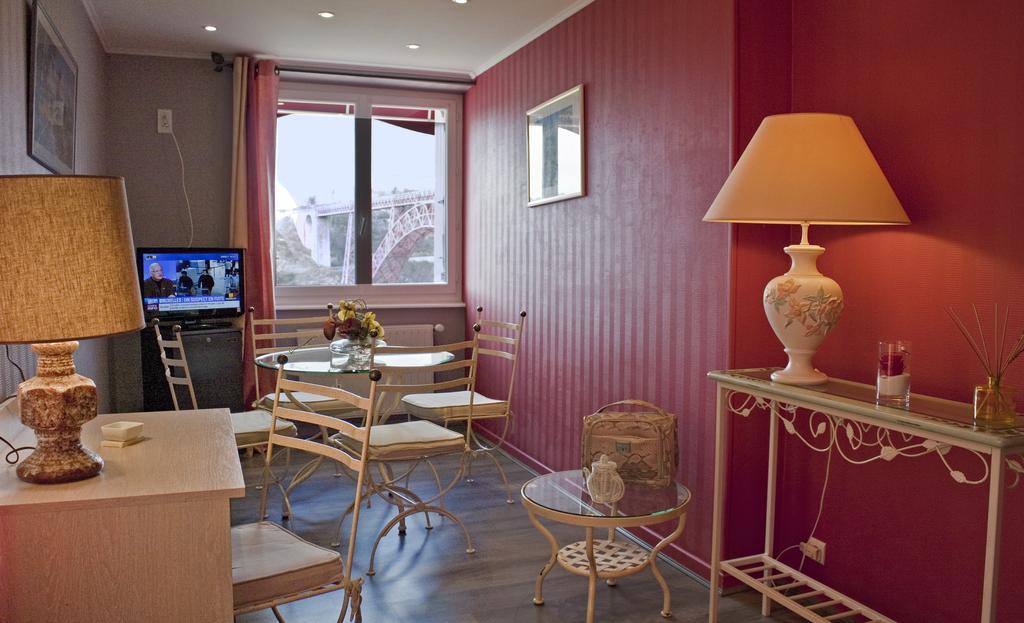 Logis Hotel Beau Site Loubaresse  Exterior foto