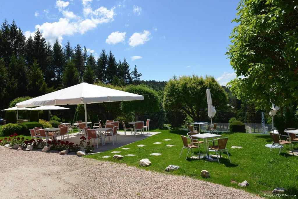 Logis Hotel Beau Site Loubaresse  Exterior foto